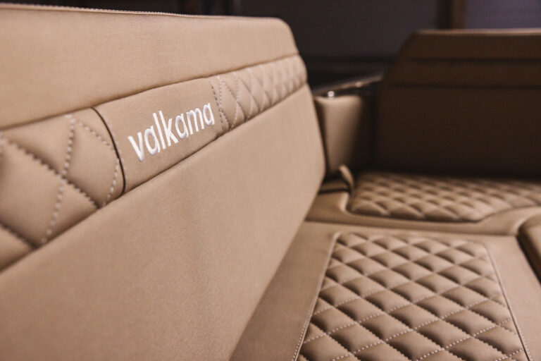valkama-black-edition-electric-boat